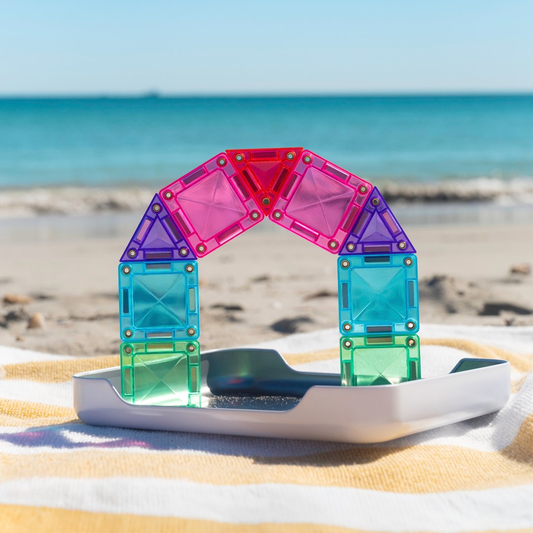 Pastel mini magnetic tile arch built in the CONNETIX tin on the beach