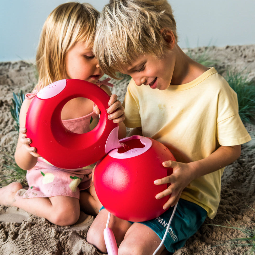 Outdoor Toy Watering Can Cana, large , Cherry