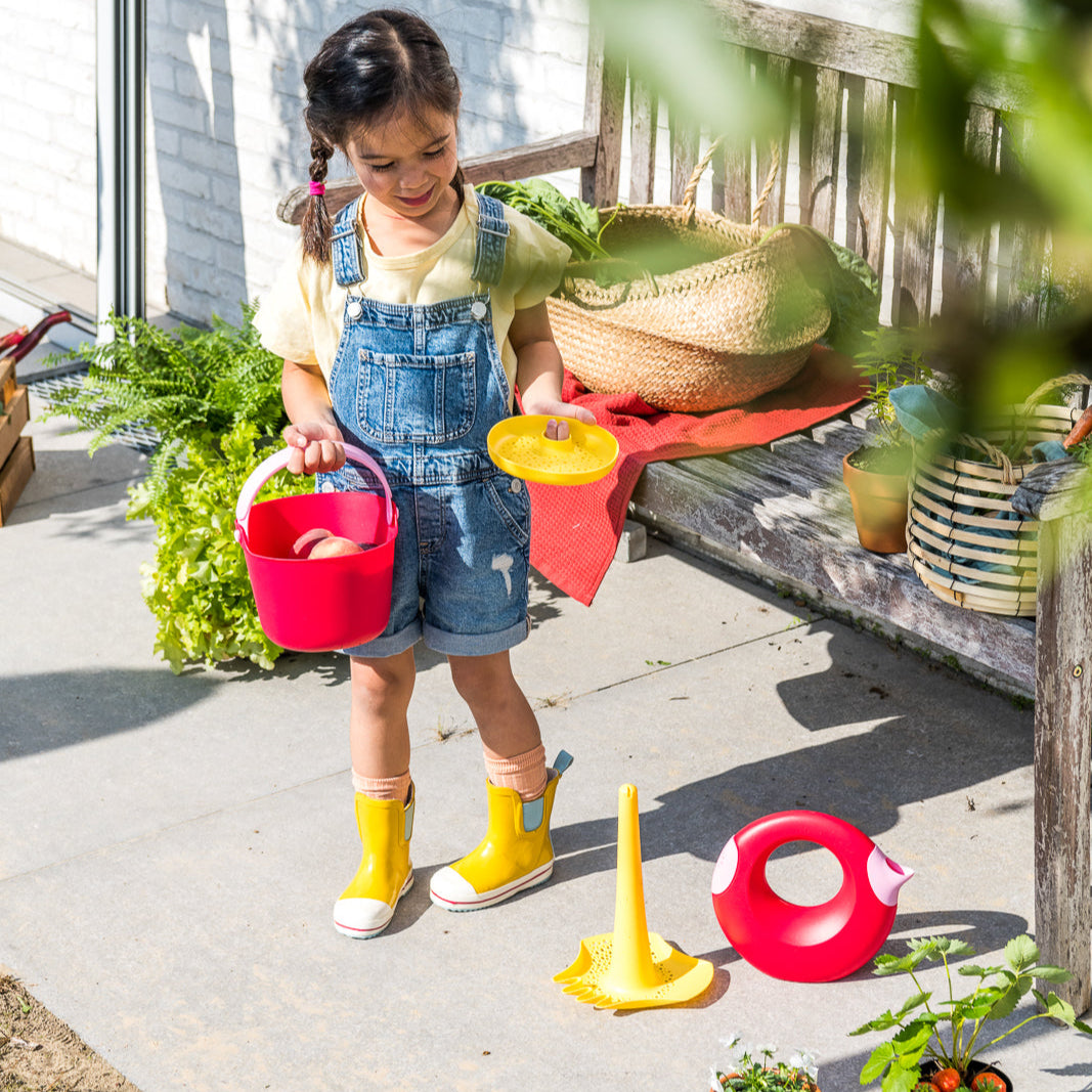 Quut Outdoor Toy Bucket Bucki Cherry/ Banana / Pink