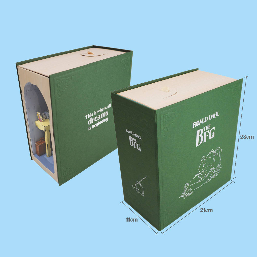 Two green book-style boxes for The Lord of the Rings: The Return of the King, shown on a light blue background with dimension labels indicating 23 cm height, 21 cm width, and 11 cm depth.
