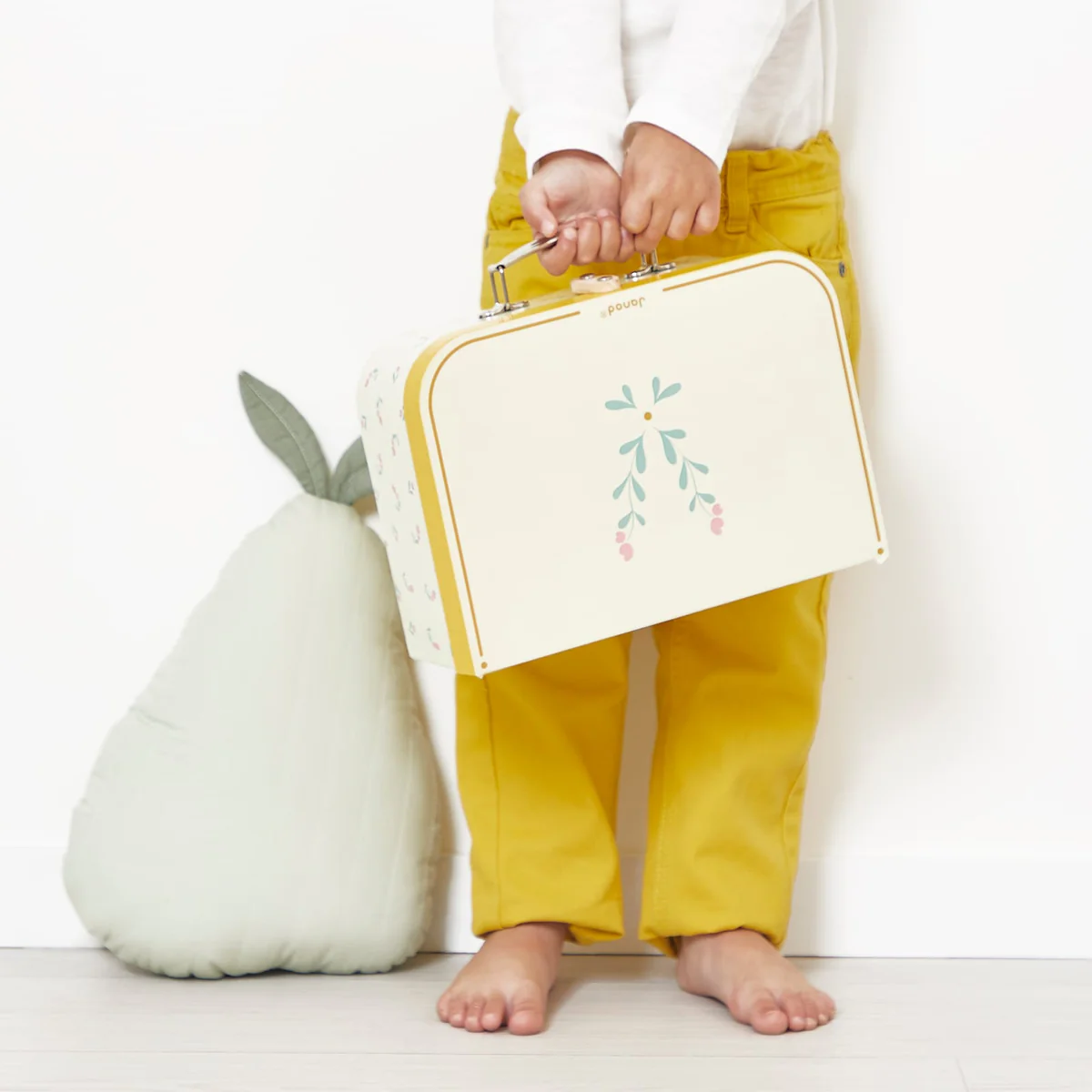 Janod Shiny Grandma Tea Set & Case