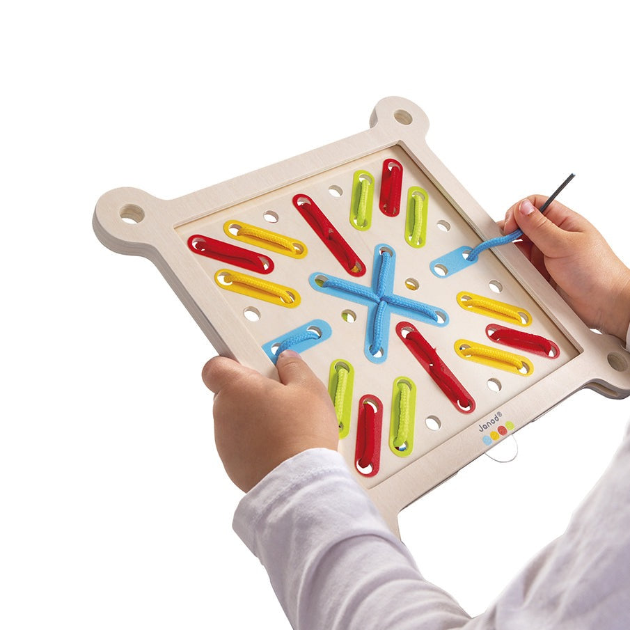 Lacing game table - Binky